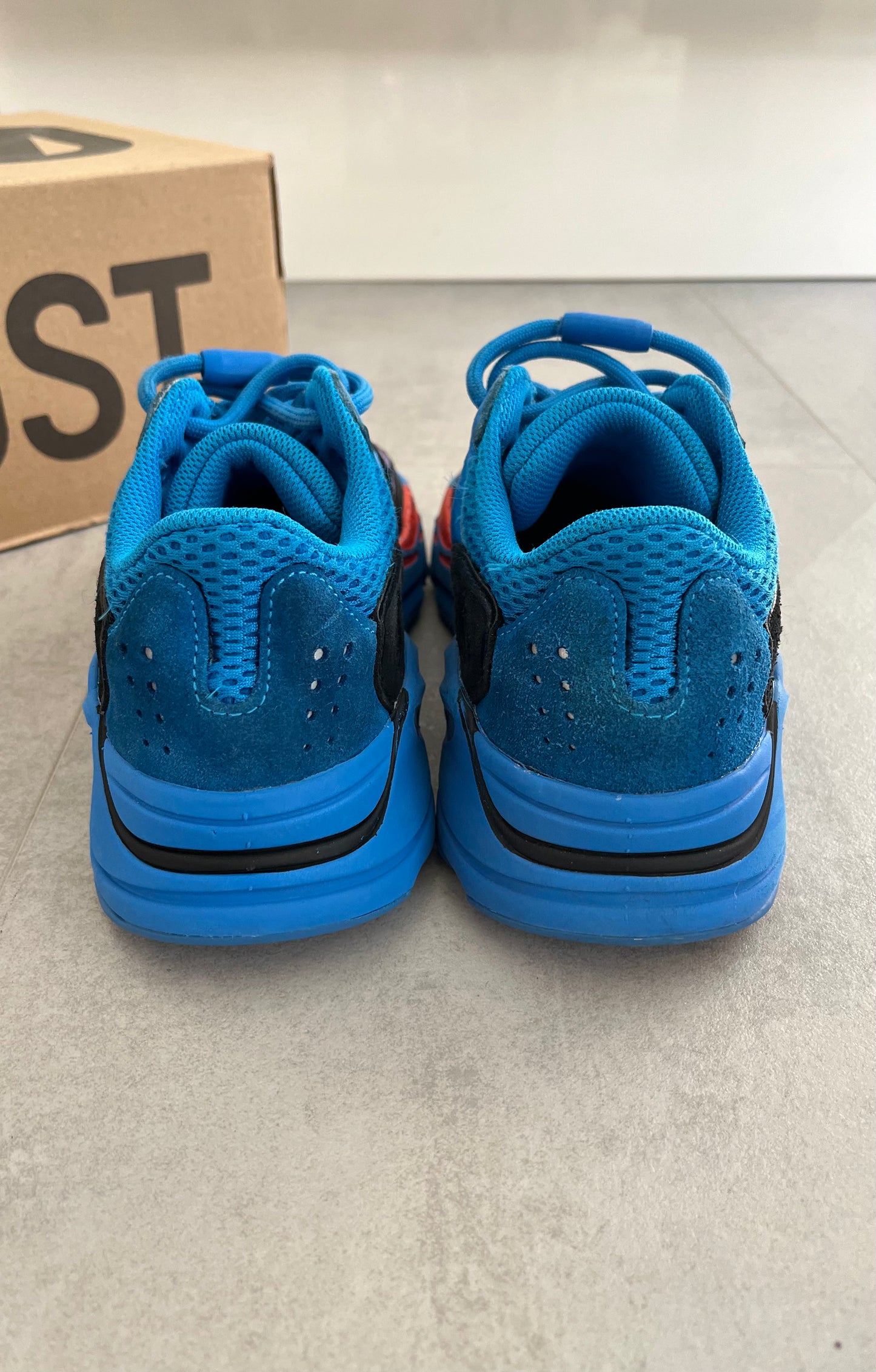 UK 4.5 - adidas Yeezy Boost 700 Hi-Res Blue