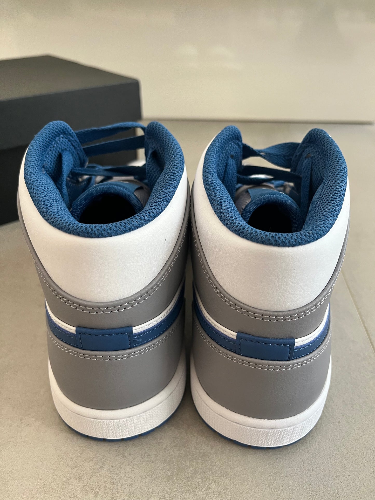 UK 7.5 - Jordan 1 Mid True Blue
