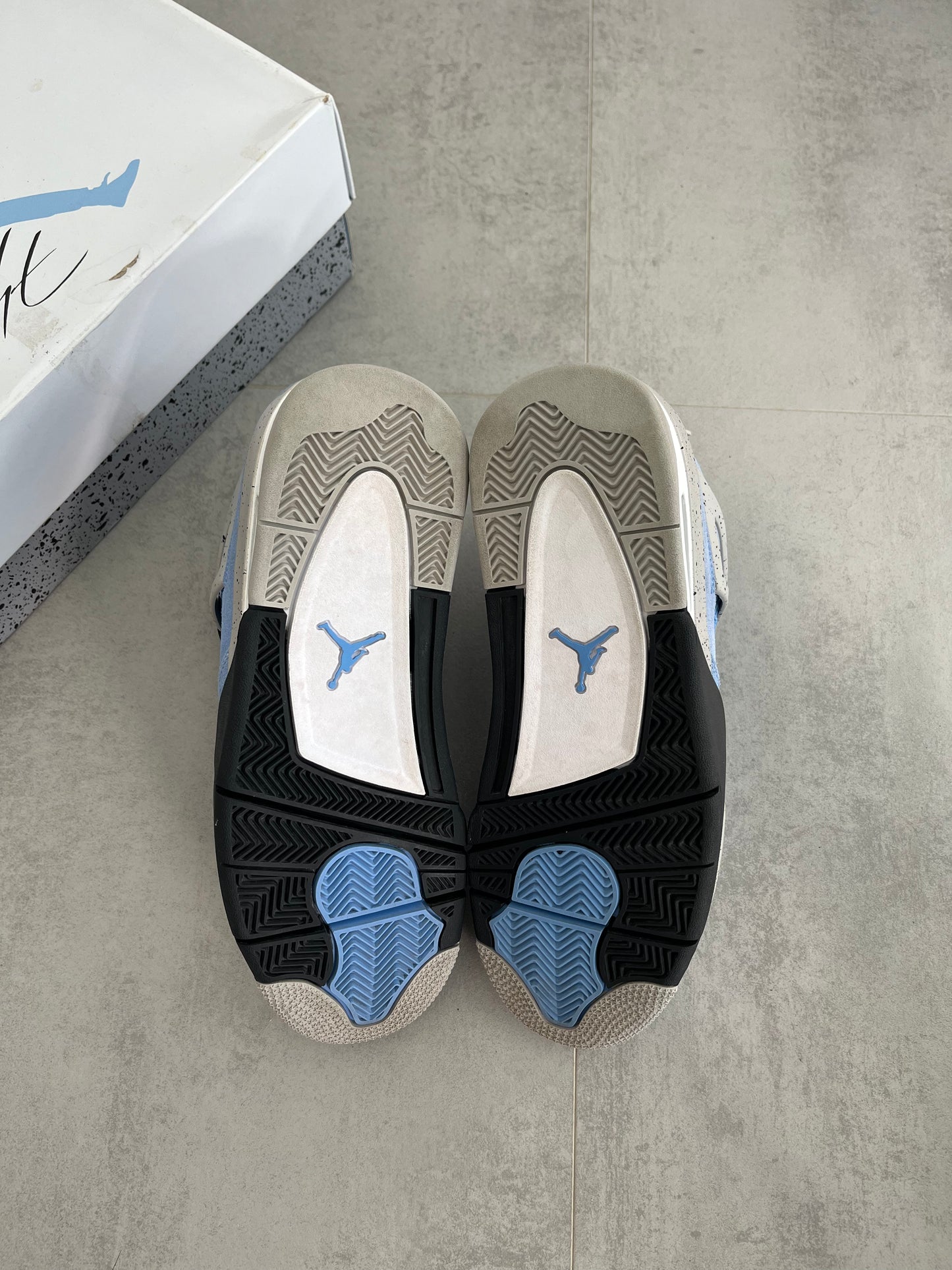 UK 8.5 - Jordan 4 Retro University Blue