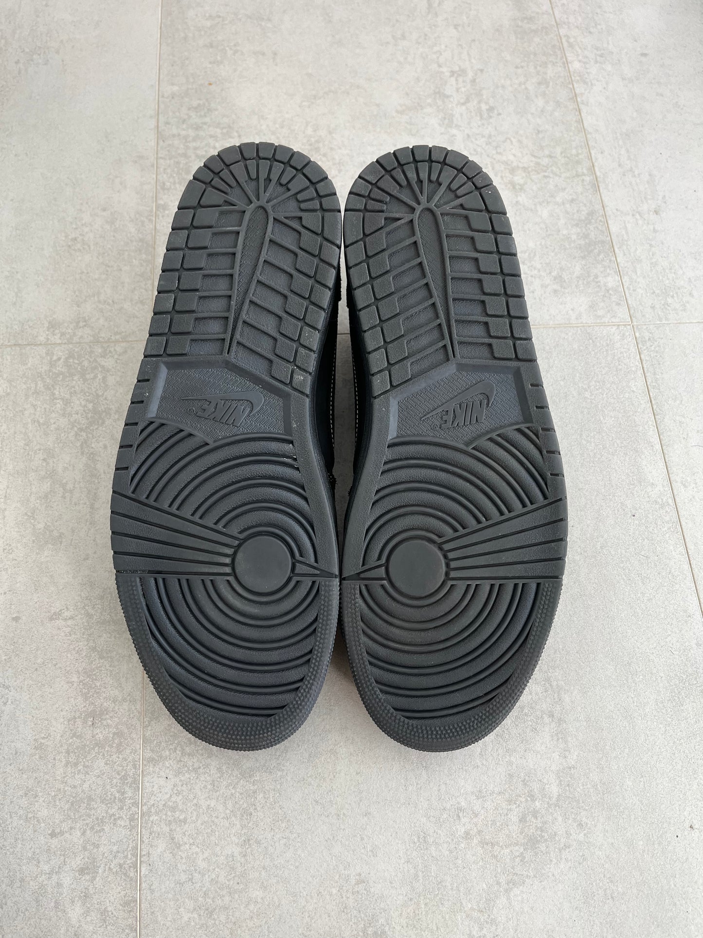 UK 11 - Jordan 1 Retro Low OG SP Travis Scott Black Phantom