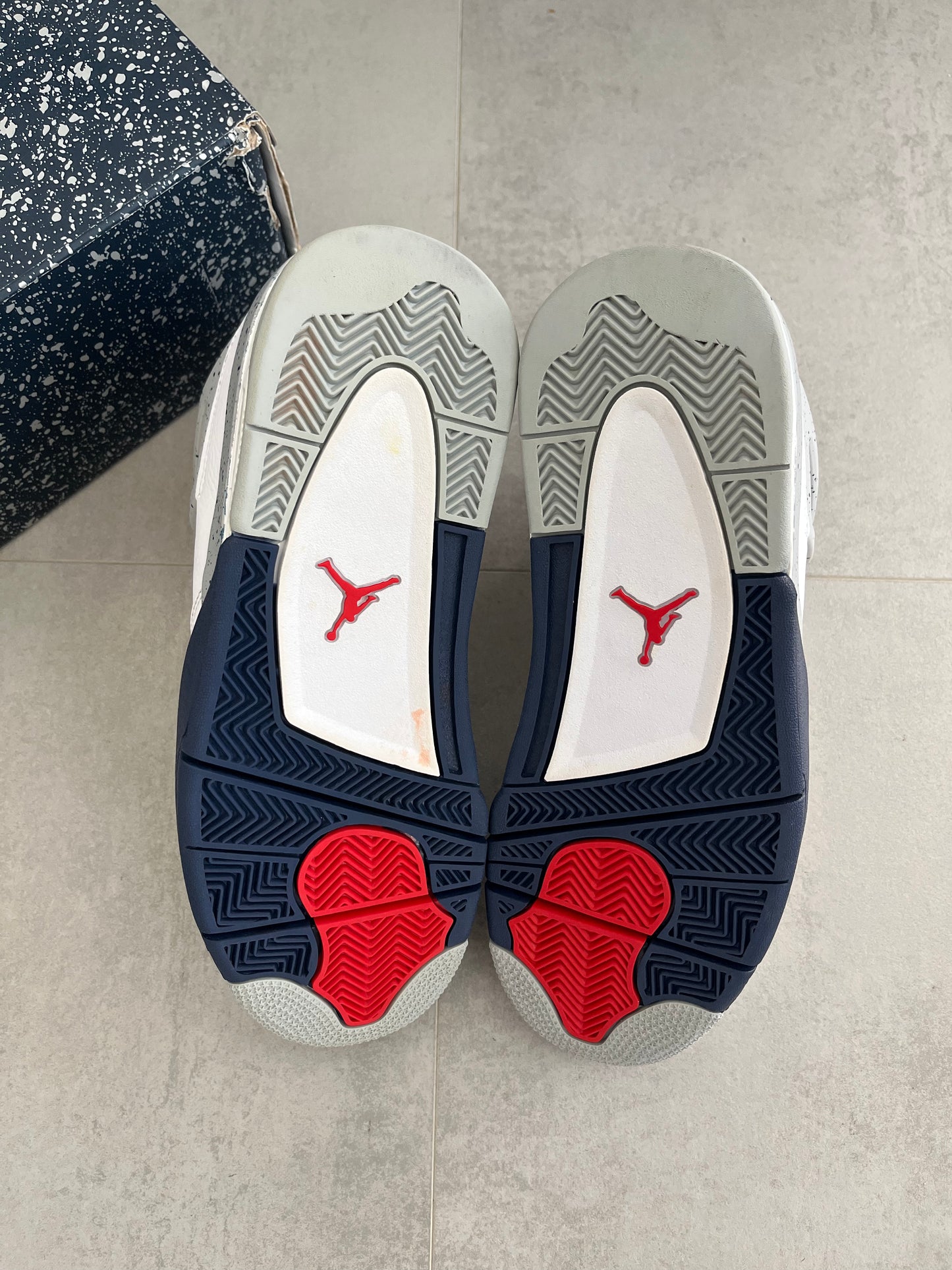 UK 9 - Jordan 4 Retro Midnight Navy