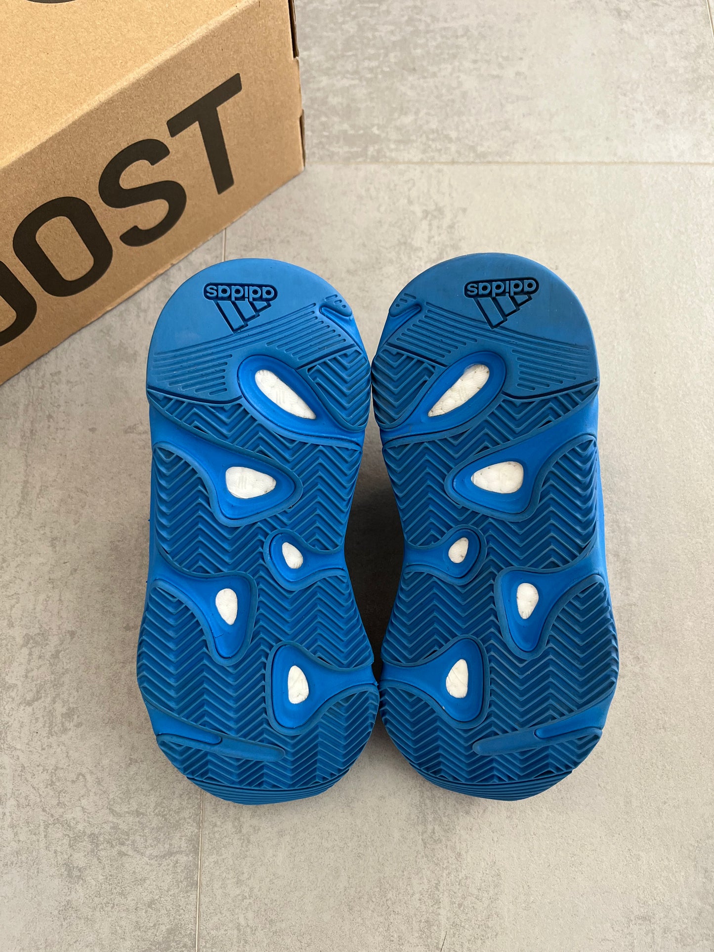 UK 4.5 - adidas Yeezy Boost 700 Hi-Res Blue