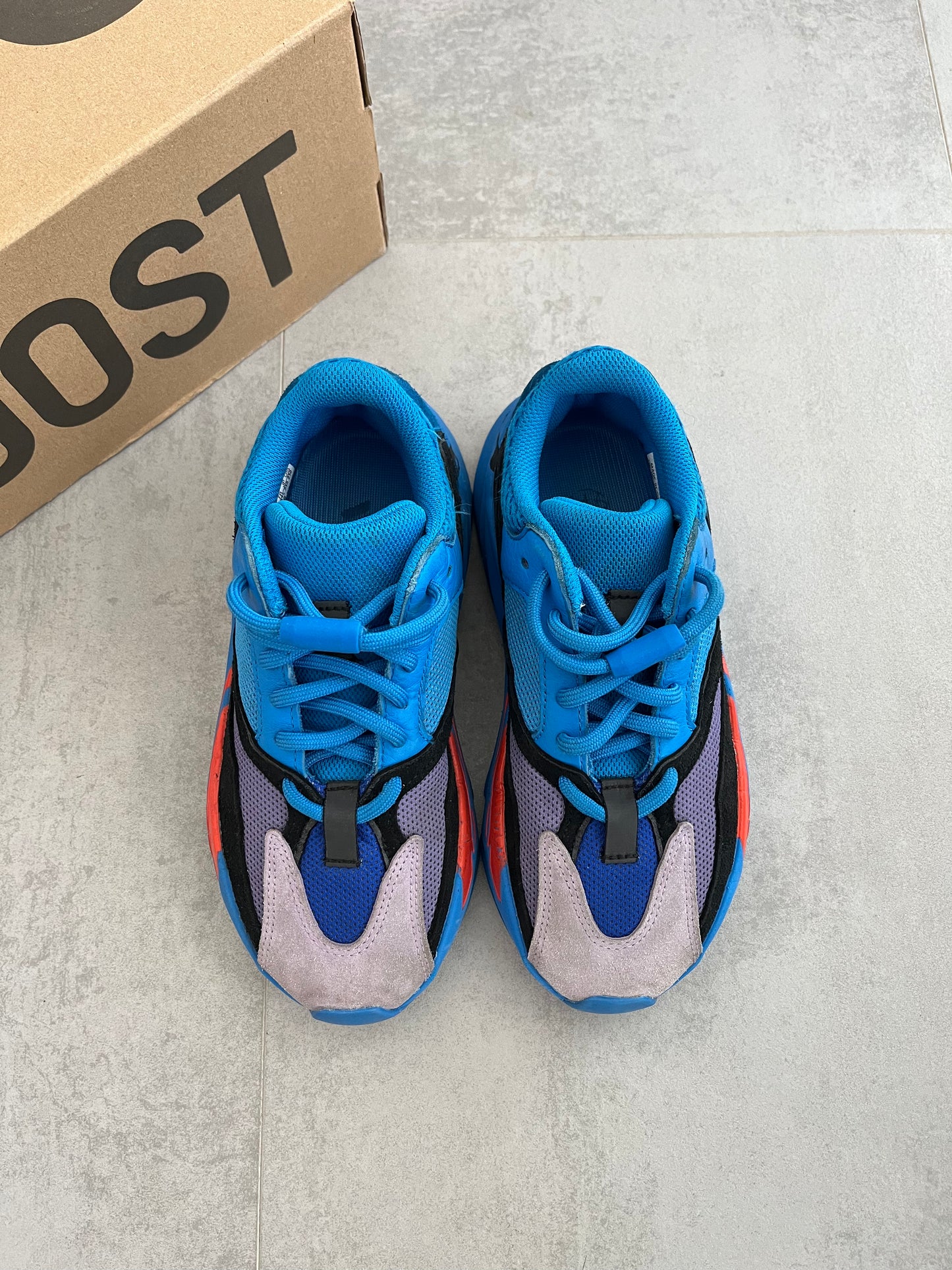 UK 4.5 - adidas Yeezy Boost 700 Hi-Res Blue