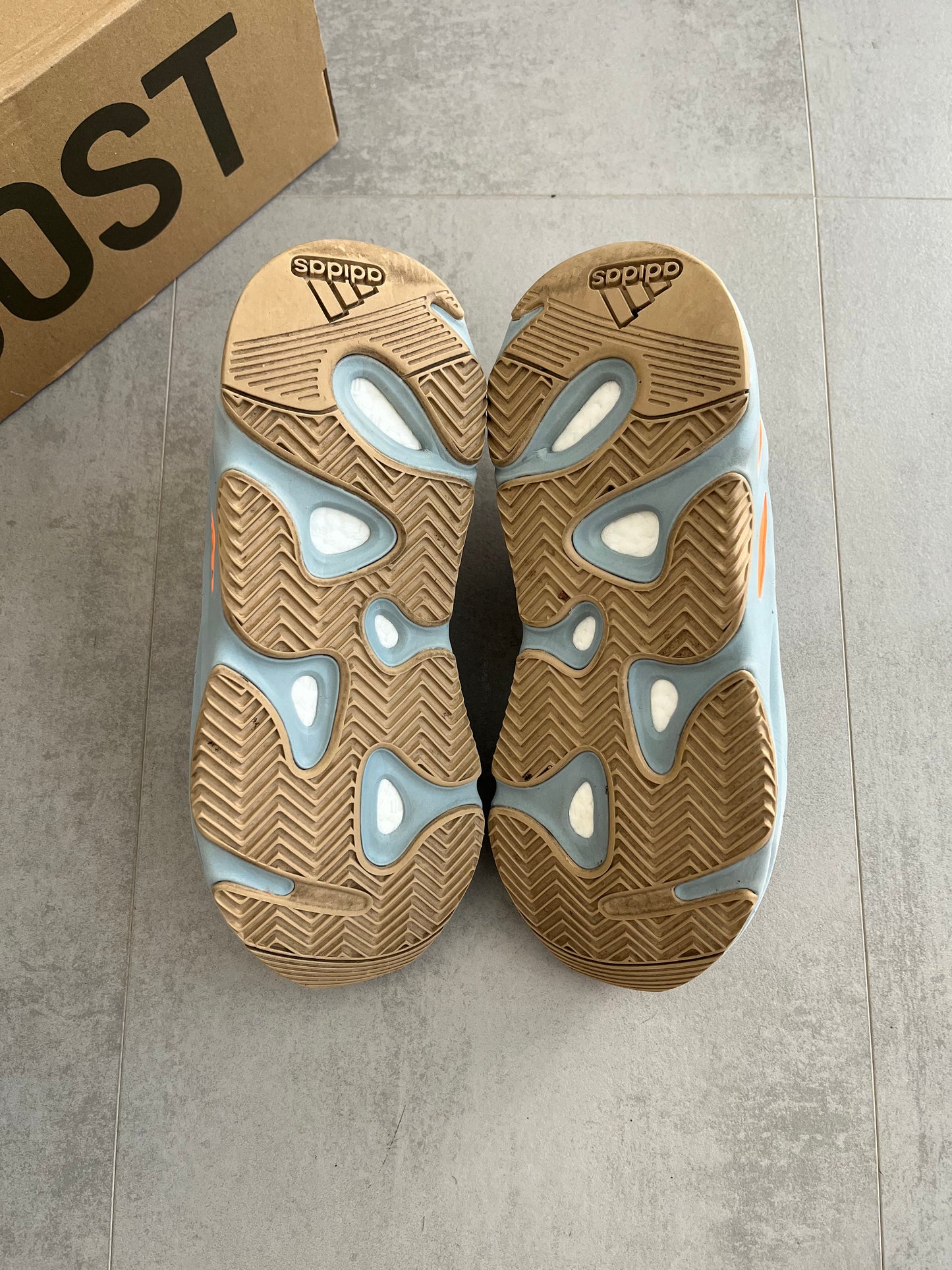 UK 8.5 - adidas Yeezy Boost 700 Carbon Blue