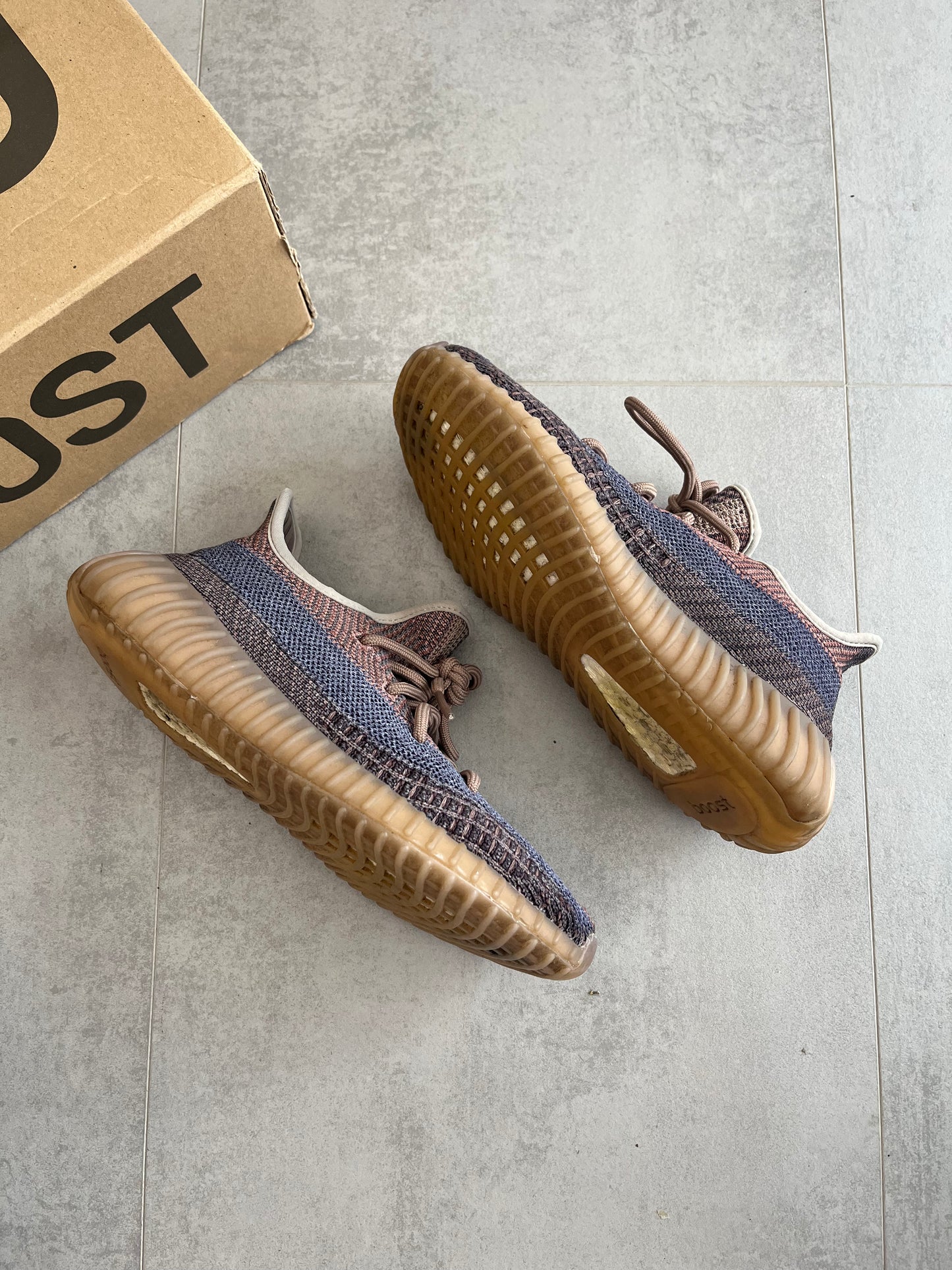UK 4.5 - adidas Yeezy Boost 350 V2 Fade