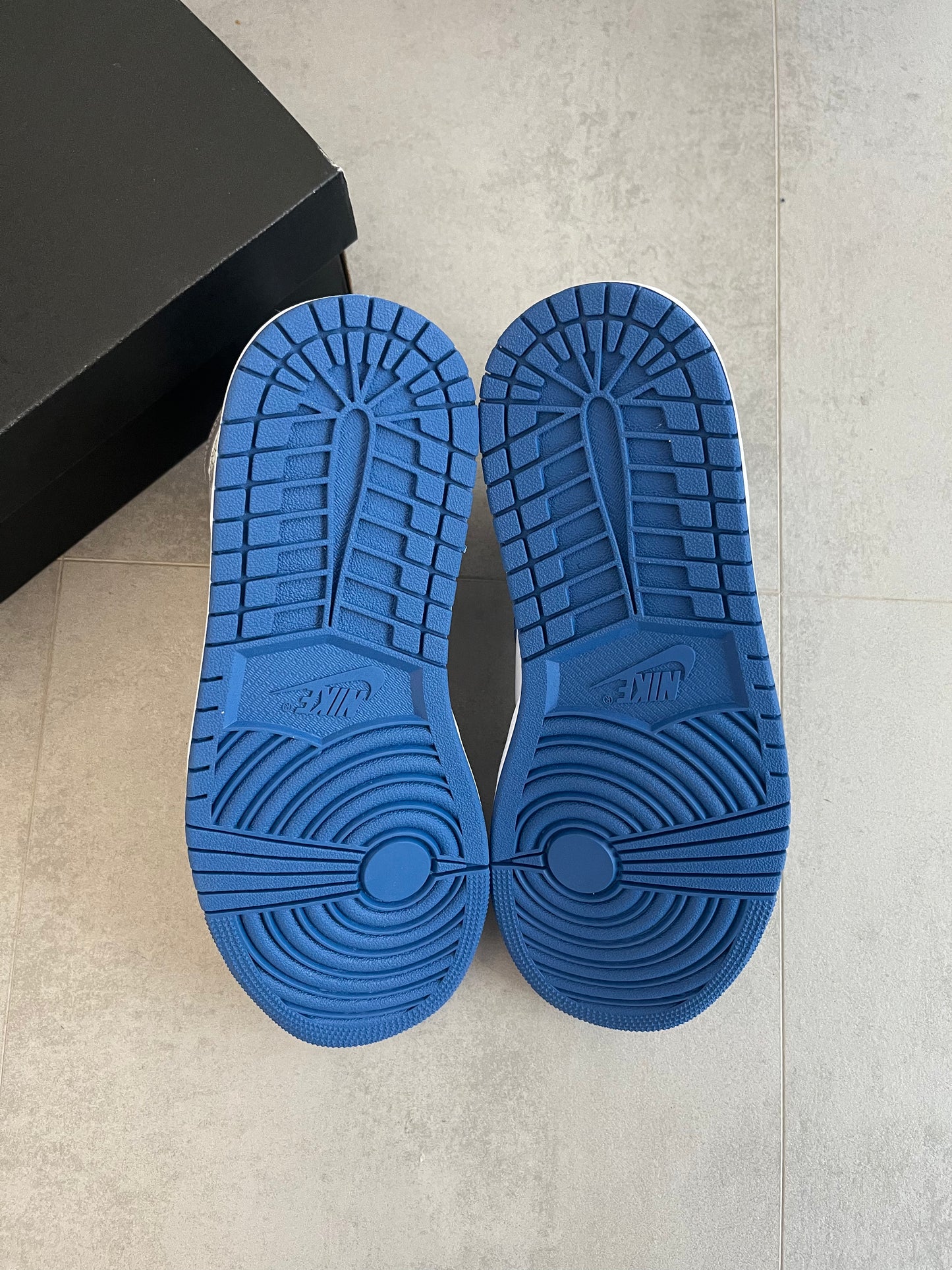 UK 7.5 - Jordan 1 Mid True Blue