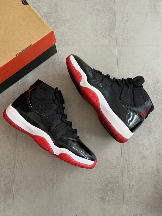 UK 9 - Jordan 11 Retro Playoffs Bred (2019)