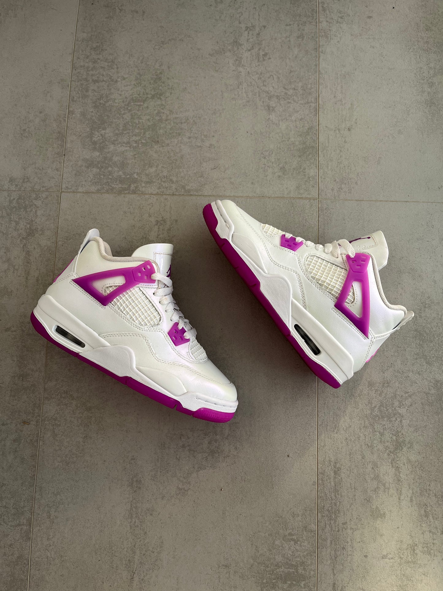 UK - Jordan 4 Retro Hyper Violet (GS)