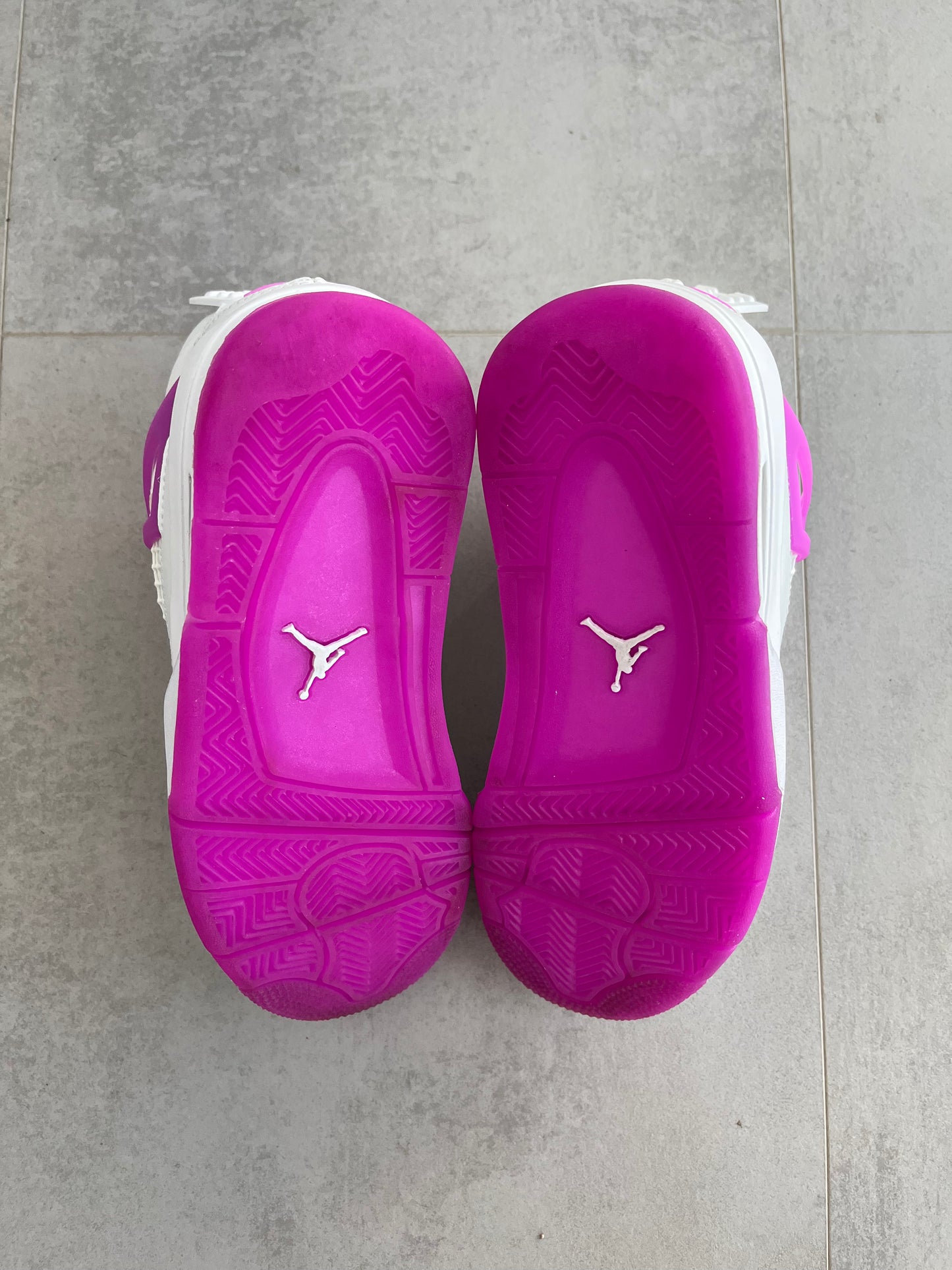 UK - Jordan 4 Retro Hyper Violet (GS)