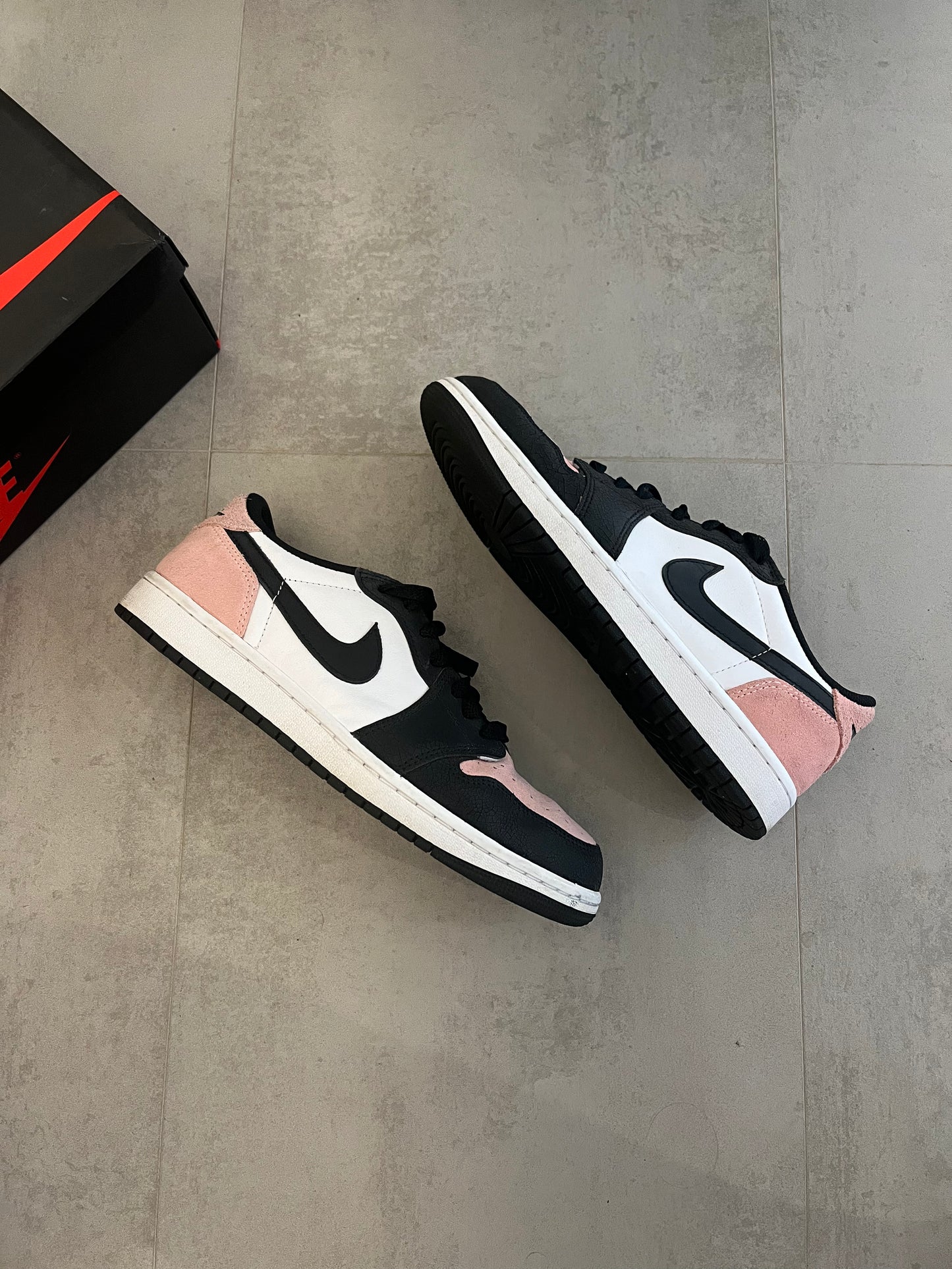 UK 9 - Nike Air Jordan 1 Low OG "Bleached Coral"