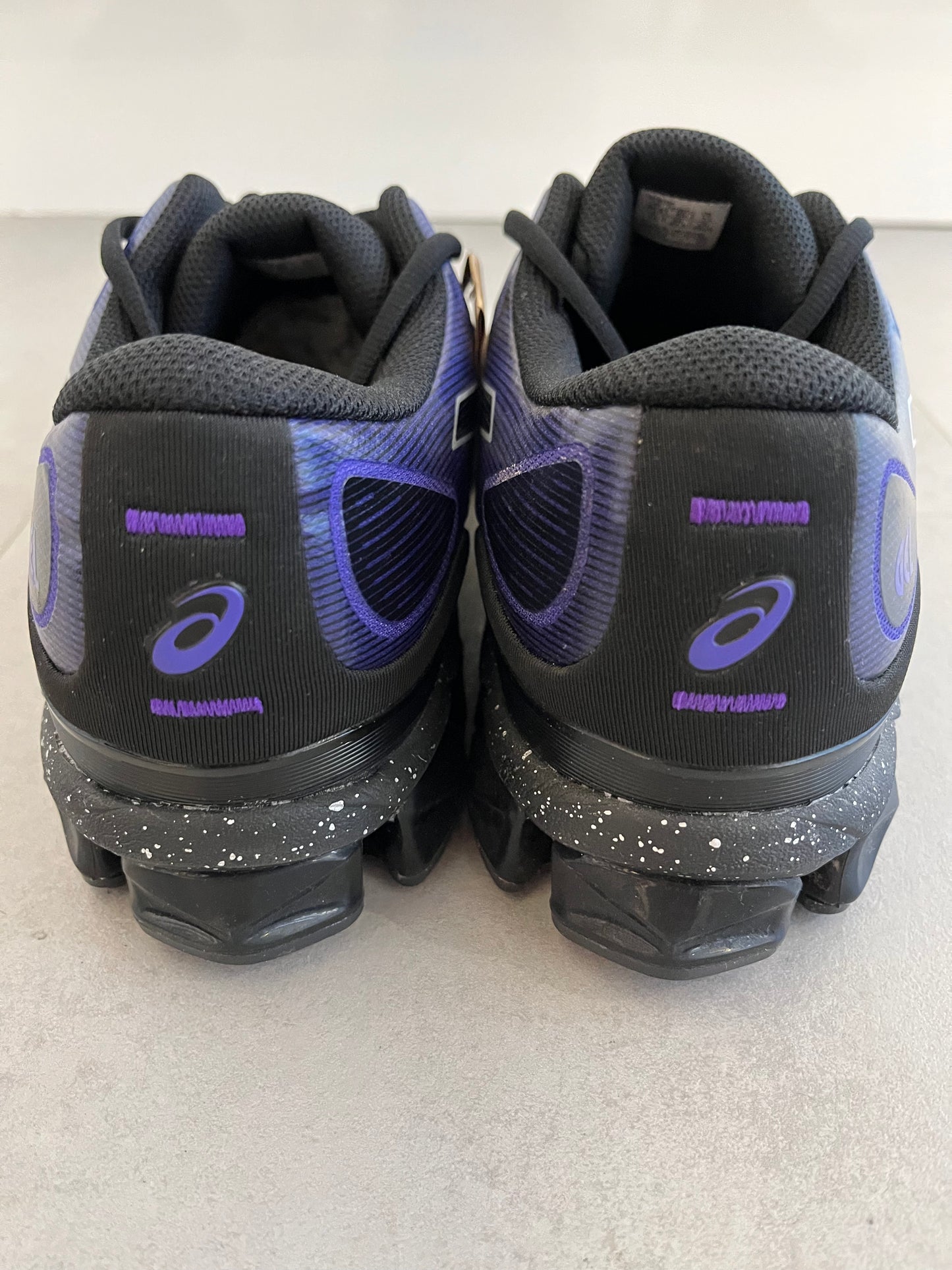 UK 10 - Asics Gel Quantum