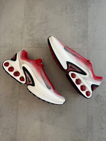 UK 11 - Nike Air Max DN SE 'University Red'