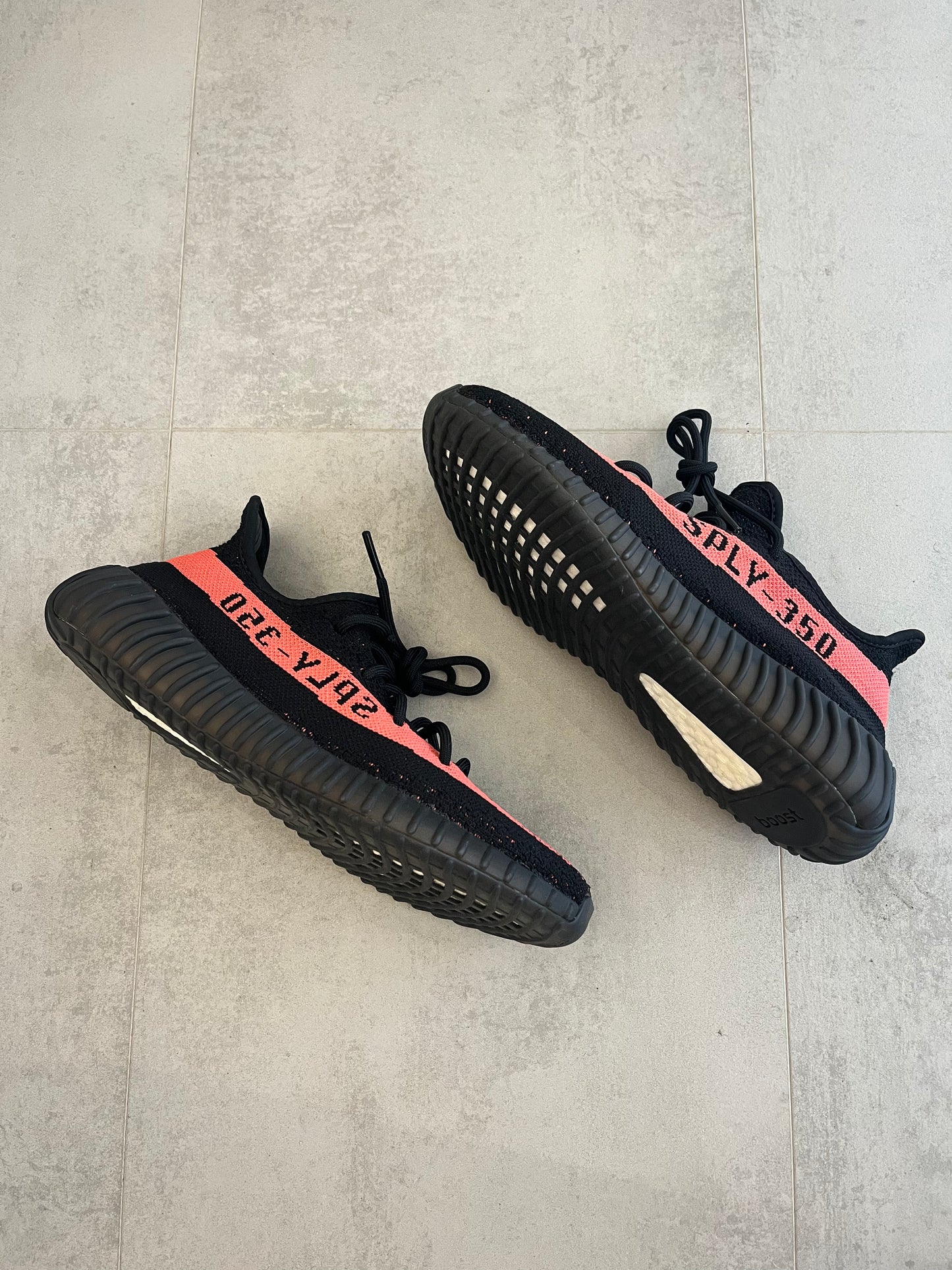 UK 8 - adidas Yeezy Boost 350 V2 Core Black Red