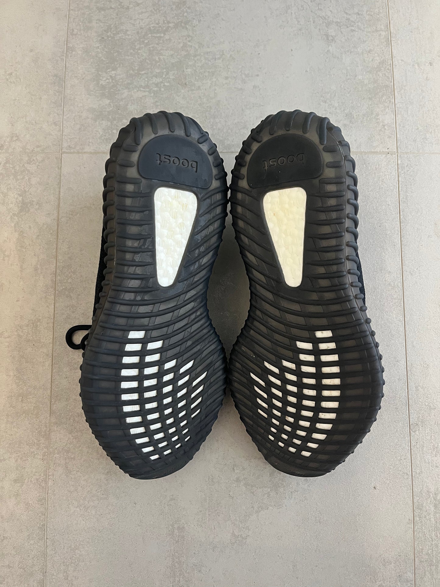 UK 8 - adidas Yeezy Boost 350 V2 Core Black Red